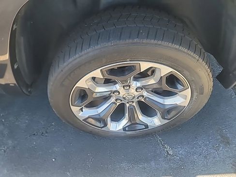 Used 2019 RAM 1500 Limited w/ Advanced Safety Group AWD/4WD image 4