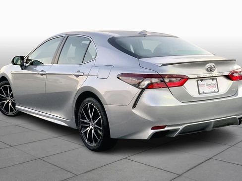 Used 2023 Toyota Camry SE image 11