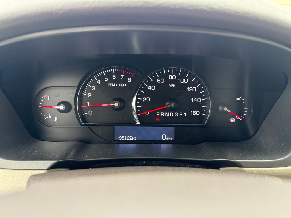 Used 2008 Cadillac DTS FWD image 16