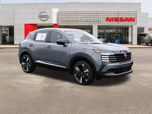 New 2026 Nissan Kicks SR image 1