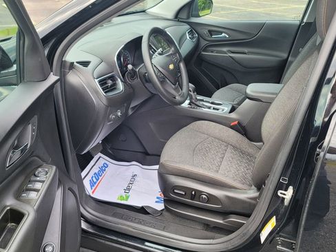 Used 2023 Chevrolet Equinox LT FWD image 18