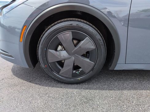 Used 2025 Toyota Prius LE image 27