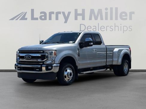 Used 2022 Ford F350 XLT w/ XLT Premium Package AWD/4WD image 2