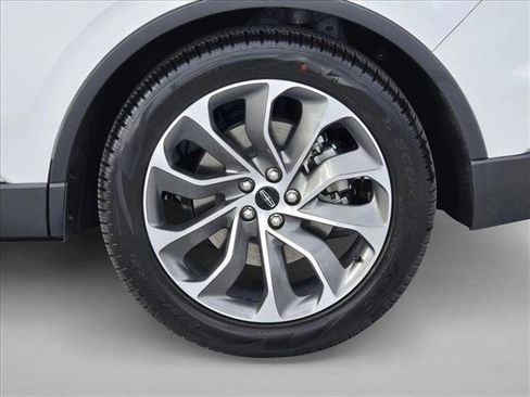 New 2025 Lincoln Aviator 2WD w/ Equipment Group 101A image 9