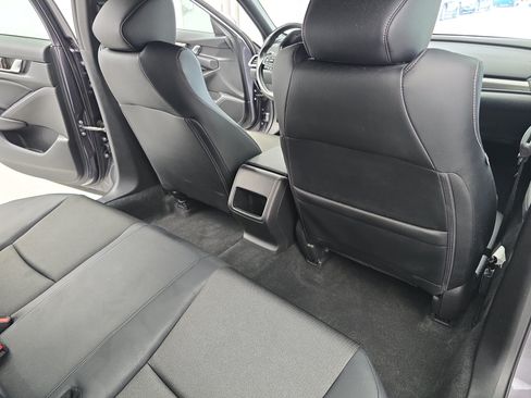 Used 2018 Honda Accord Sport image 11