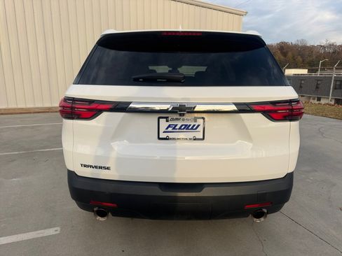 Used 2022 Chevrolet Traverse LS image 16
