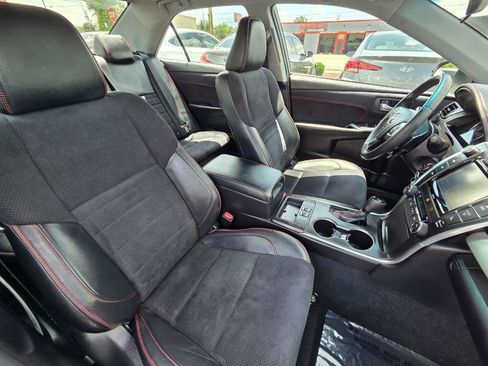 Used 2016 Toyota Camry XSE w/ Moonroof Package FWD image 19