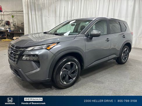 Used 2024 Nissan Rogue SV AWD/4WD image 4