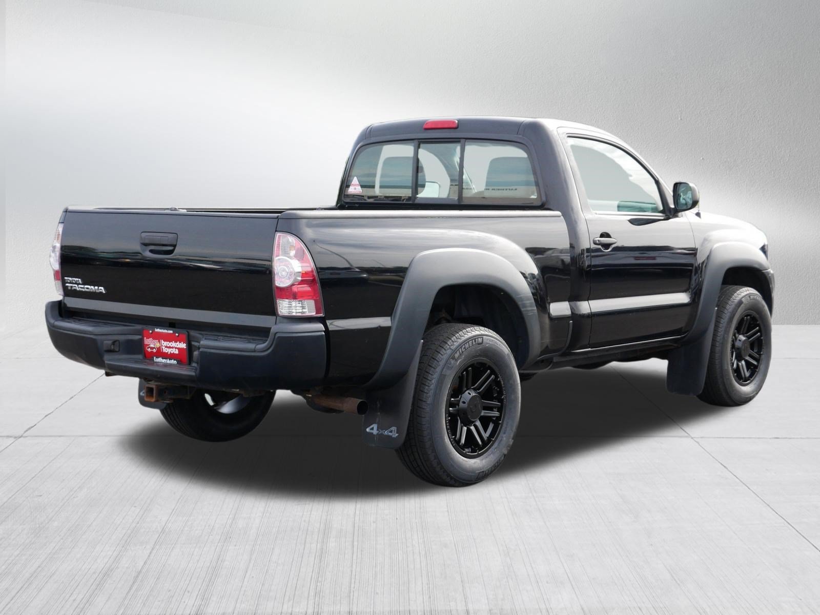 Used 2011 Toyota Tacoma 4x4 Regular Cab image 7