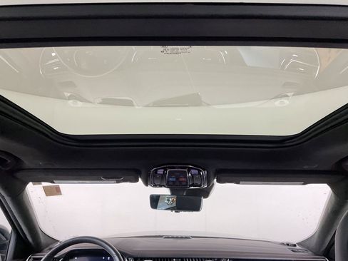 Used 2023 Jeep Grand Cherokee Summit AWD/4WD image 16