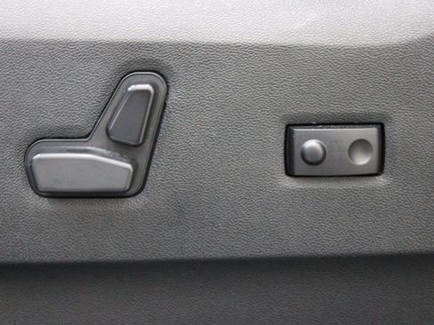 Used 2016 Dodge Grand Caravan SXT FWD image 17