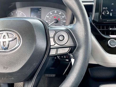 Used 2024 Toyota Corolla LE FWD image 25