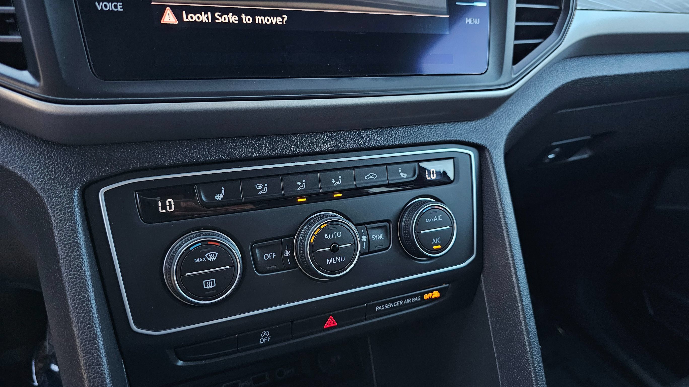 Used 2020 Volkswagen Atlas Cross Sport SE AWD/4WD image 32