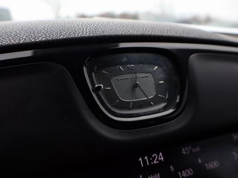 Used 2018 Chrysler 300 S w/ 300S Premium Group image 17