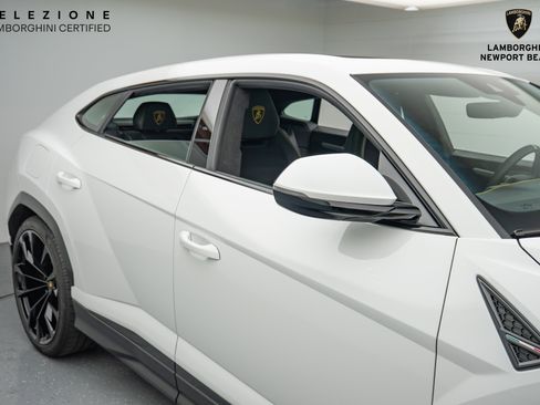 Used 2022 Lamborghini Urus image 4