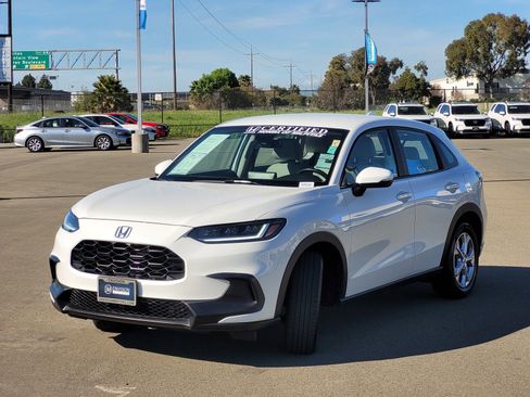Certified 2024 Honda HR-V LX image 9