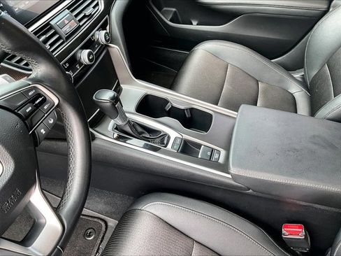 Used 2019 Honda Accord Sport image 15