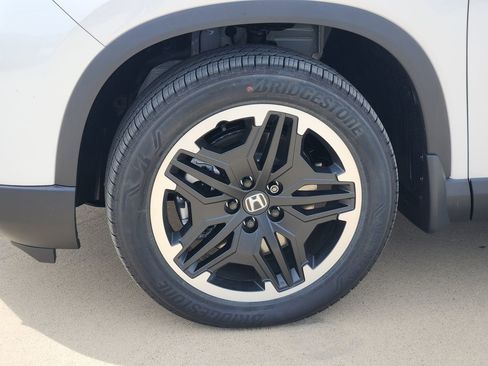 New 2026 Honda Pilot Touring image 8