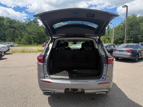 Used 2020 Buick Enclave Avenir w/ Avenir Technology Package AWD/4WD image 11