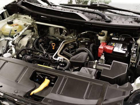 Used 2021 Nissan Rogue SV FWD image 28