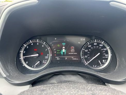 Used 2020 Toyota Highlander XLE AWD/4WD image 22