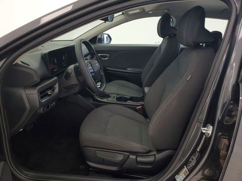 Used 2025 Kia K4 LXS image 12