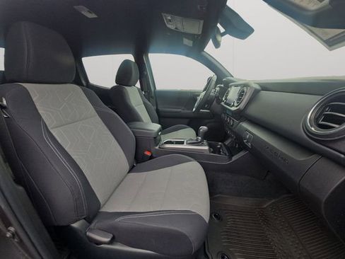 Used 2023 Toyota Tacoma TRD Sport image 13