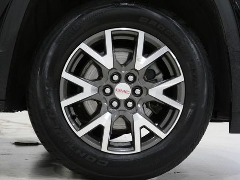Used 2023 GMC Acadia SLE FWD image 9