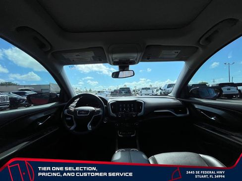 Used 2023 GMC Terrain SLT w/ Tech Package FWD image 14