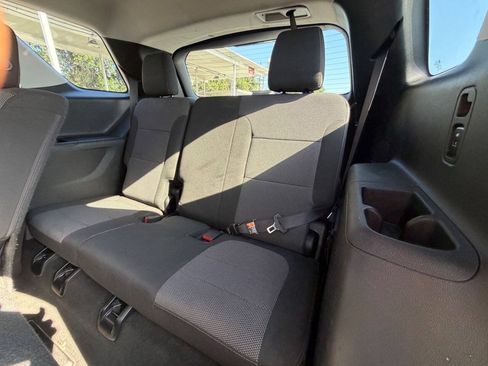 Used 2018 Chevrolet Traverse LS FWD image 17