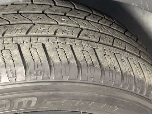 Used 2022 Volkswagen Atlas SE image 9