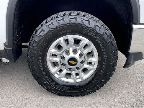 Used 2020 Chevrolet Silverado 2500 LT AWD/4WD image 11