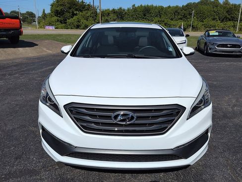 Used 2017 Hyundai Sonata Limited w/ Tech Package 03 FWD image 3