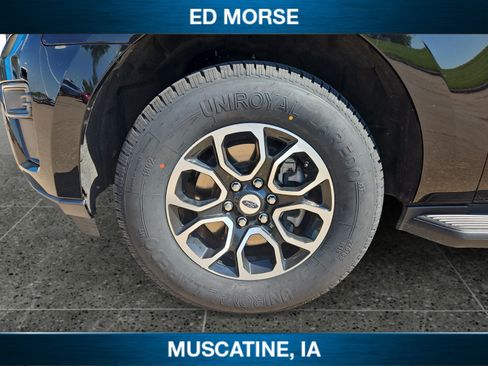 Used 2024 Ford Expedition XLT AWD/4WD image 9