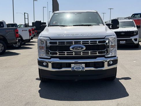 New 2026 Ford F250 XLT w/ FX4 Off-Road Package AWD/4WD image 2