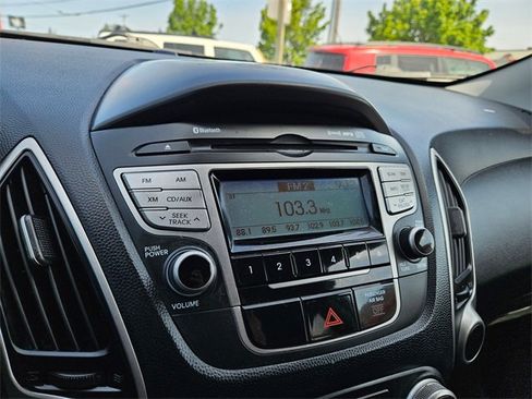 Used 2011 Hyundai Tucson GLS image 15