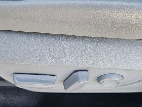 Used 2022 Toyota Highlander XLE image 21