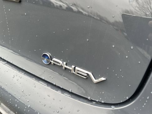 New 2026 Toyota Prius Plug-In Hybrid image 9
