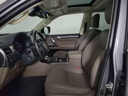 Used 2023 Lexus GX 460 Premium w/ Accessory Package AWD/4WD image 16