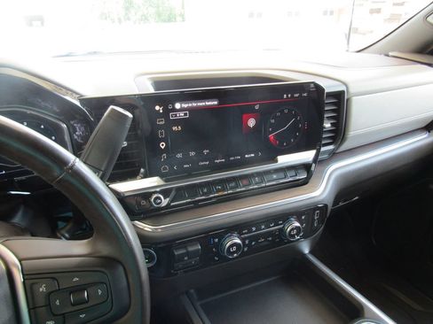 Used 2025 GMC Sierra 2500 SLT w/ SLT Convenience Package AWD/4WD image 34