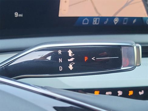 New 2025 Cadillac Optiq Luxury 1 image 21