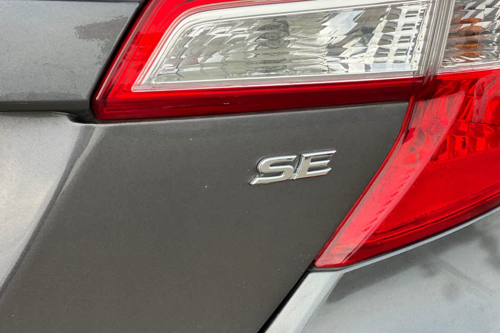Used 2014 Toyota Camry SE FWD image 24