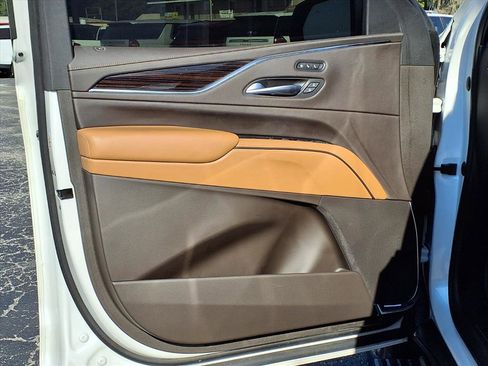 Used 2023 Cadillac Escalade Sport w/ Touring Package image 15