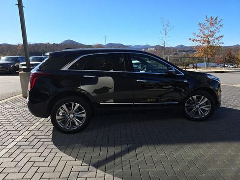 Used 2025 Cadillac XT5 Premium Luxury image 4