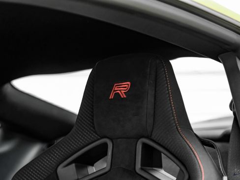 Used 2017 Ford Mustang Shelby GT350R w/ GT350R Equipment Group 920A RWD image 42