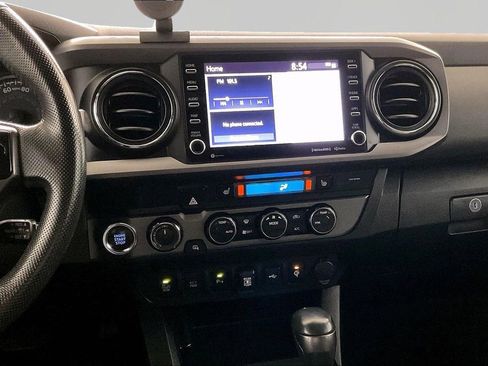 Used 2020 Toyota Tacoma TRD Off-Road w/ Technology Package image 9