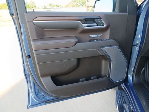 Used 2025 GMC Sierra 1500 Denali w/ Technology Package AWD/4WD image 18