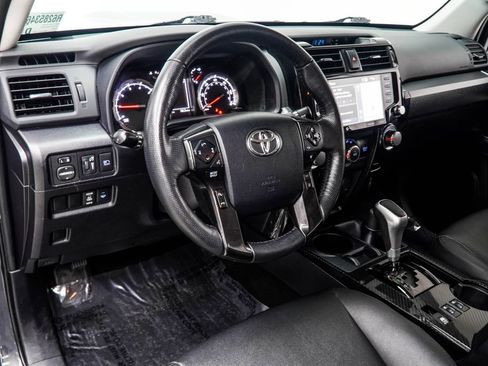 Used 2024 Toyota 4Runner TRD Off-Road Premium AWD/4WD image 19