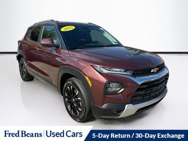 Used 2023 Chevrolet TrailBlazer LT FWD image 1