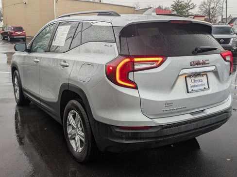 Used 2022 GMC Terrain SLE w/ Driver Convenience Package image 7